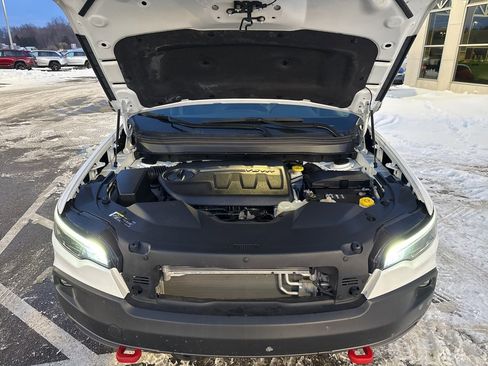 Used 2022 Jeep Cherokee Trailhawk w/ Comfort/Convenience Group image 23