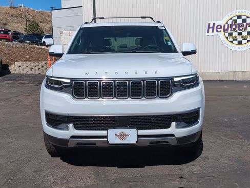 Used 2022 Jeep Wagoneer Series III w/ Premium Group I image 2