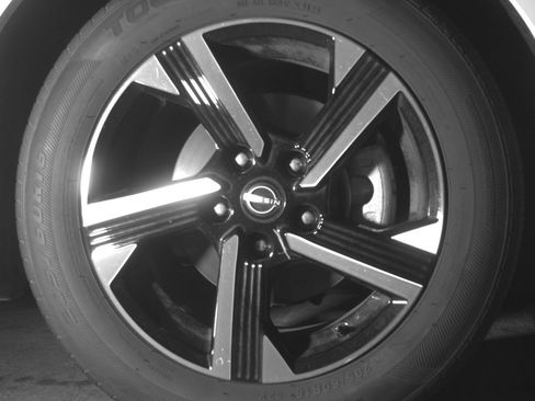 Used 2025 Nissan Sentra SV FWD image 13