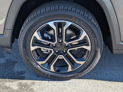 Used 2022 Jeep Compass Limited image 24