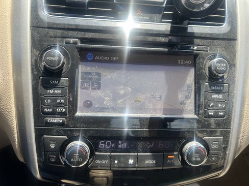 Used 2014 Nissan Altima 2.5 SL w/ Technology Package FWD image 11