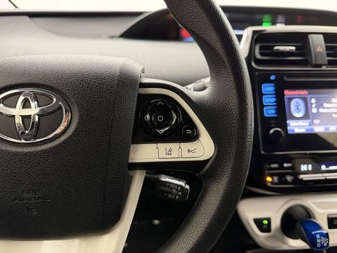 Used 2017 Toyota Prius Two Hybrid image 7