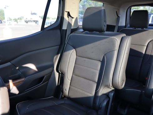 Used 2019 GMC Acadia Denali w/ Technology Package AWD/4WD image 12