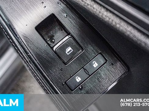 Used 2023 Nissan Rogue SV image 52