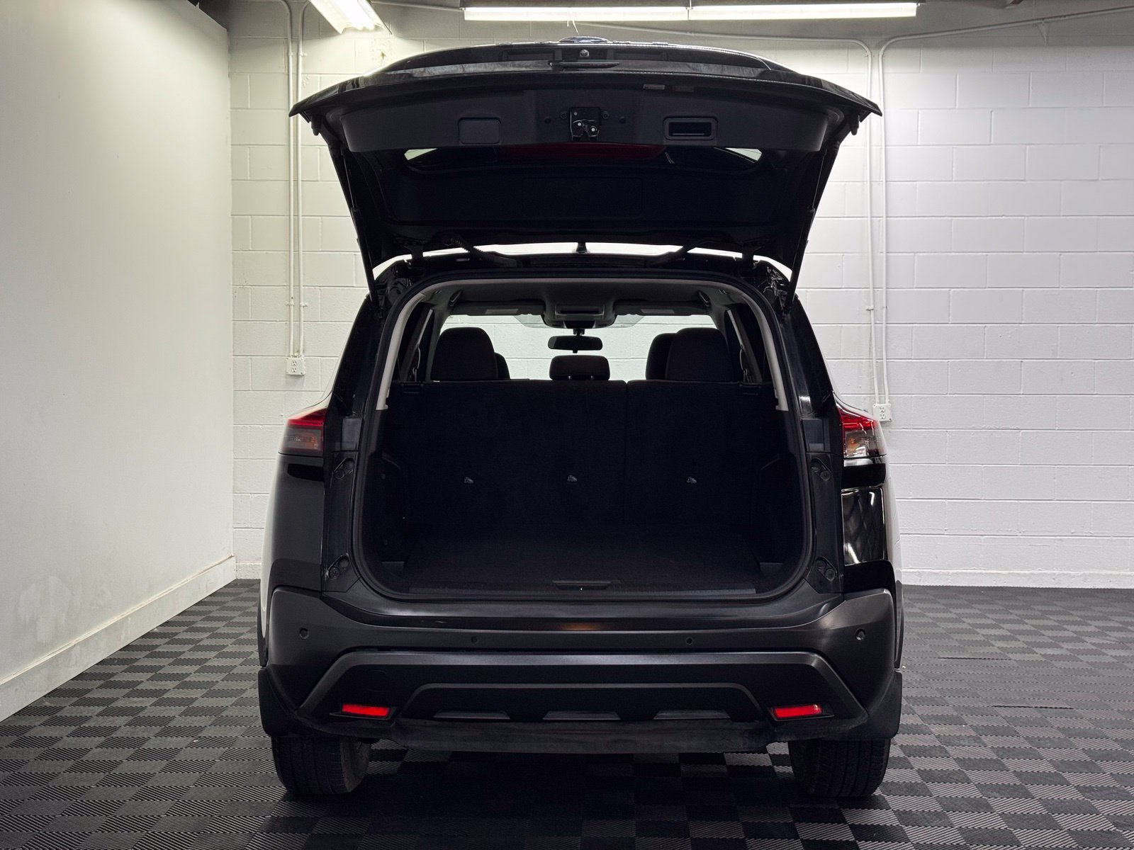Used 2021 Nissan Rogue S AWD/4WD image 34