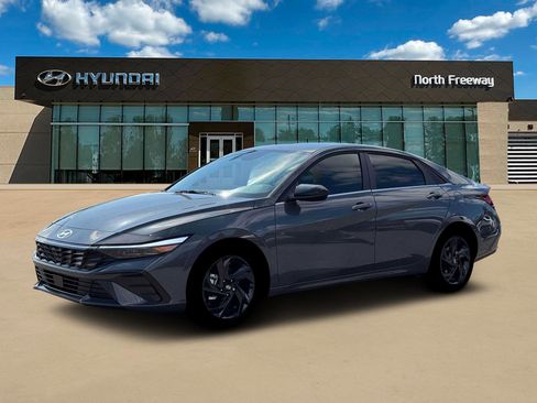 New 2026 Hyundai Elantra SEL Sport Premium FWD image 2