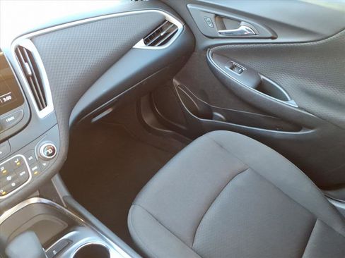 Used 2023 Chevrolet Malibu LT image 31