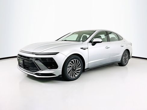 Used 2025 Hyundai Sonata SEL image 3