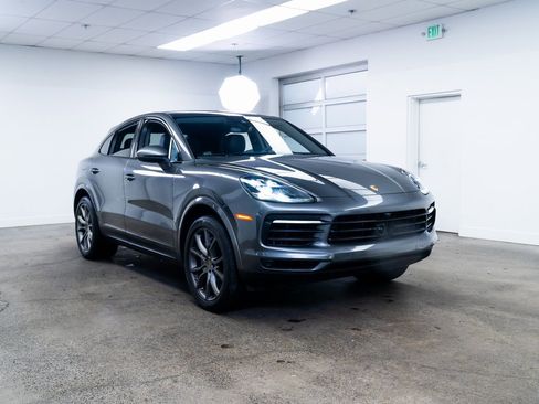 Used 2022 Porsche Cayenne Coupe image 27