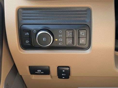 New 2026 Ford F250 Lariat w/ Black Appearance Package image 29