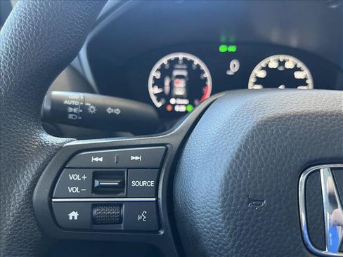 Used 2025 Honda HR-V LX image 18