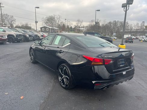 Used 2025 Nissan Altima 2.5 SR image 3