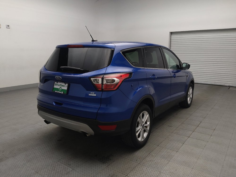 Used 2017 Ford Escape SE w/ SE Cold Weather Package FWD image 9