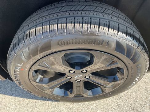 New 2026 Chevrolet Equinox LT w/ Midnight Edition AWD/4WD image 24