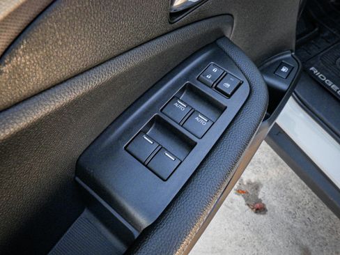 Certified 2024 Honda Ridgeline RTL image 15