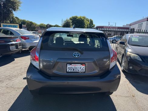 Used 2015 Toyota Prius C Three FWD image 5
