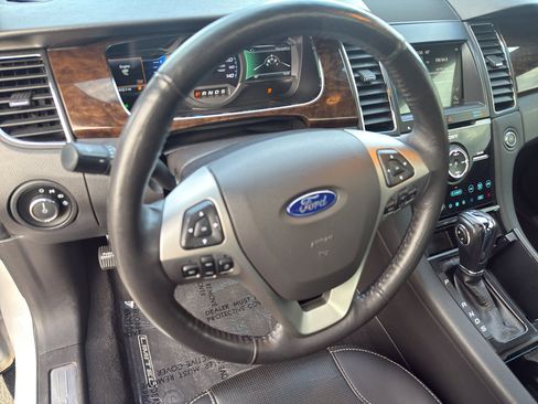 Used 2019 Ford Taurus Limited image 16
