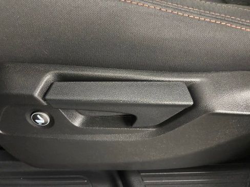 Used 2025 Honda Pilot Sport image 13