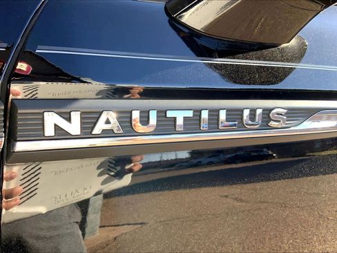 Used 2020 Lincoln Nautilus FWD w/ Equipment Group 101A image 31