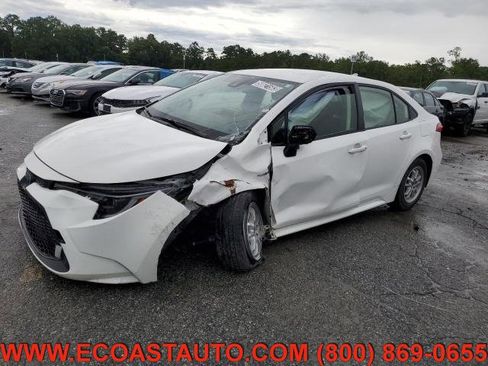 Used 2020 Toyota Corolla LE image 1