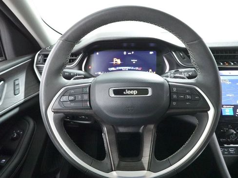 Used 2023 Jeep Grand Cherokee L Limited AWD/4WD image 10