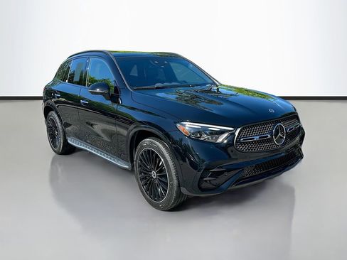 Used 2025 Mercedes-Benz GLC 300 image 3
