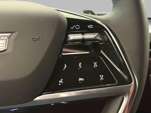 Used 2026 Cadillac Escalade ESV Sport w/ Touring Package AWD/4WD image 18