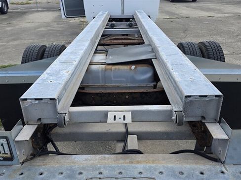Used 2011 Ford E-450 and Econoline 450 Super Duty RWD image 18