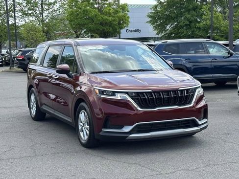 Used 2022 Kia Carnival LX FWD image 1