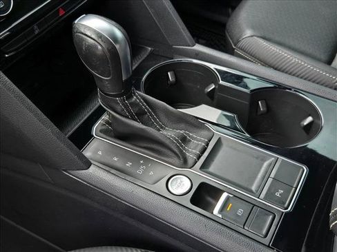 Used 2023 Volkswagen Atlas Cross Sport SE w/ Panoramic Sunroof Package FWD image 15