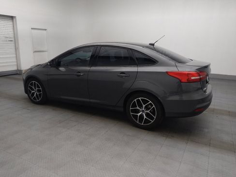 Used 2017 Ford Focus SEL FWD image 3