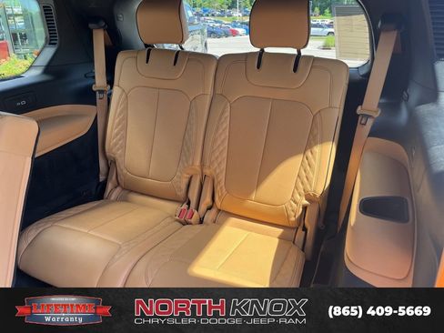 Used 2025 Jeep Grand Cherokee L Summit w/ Advanced Protech Group IV AWD/4WD image 17