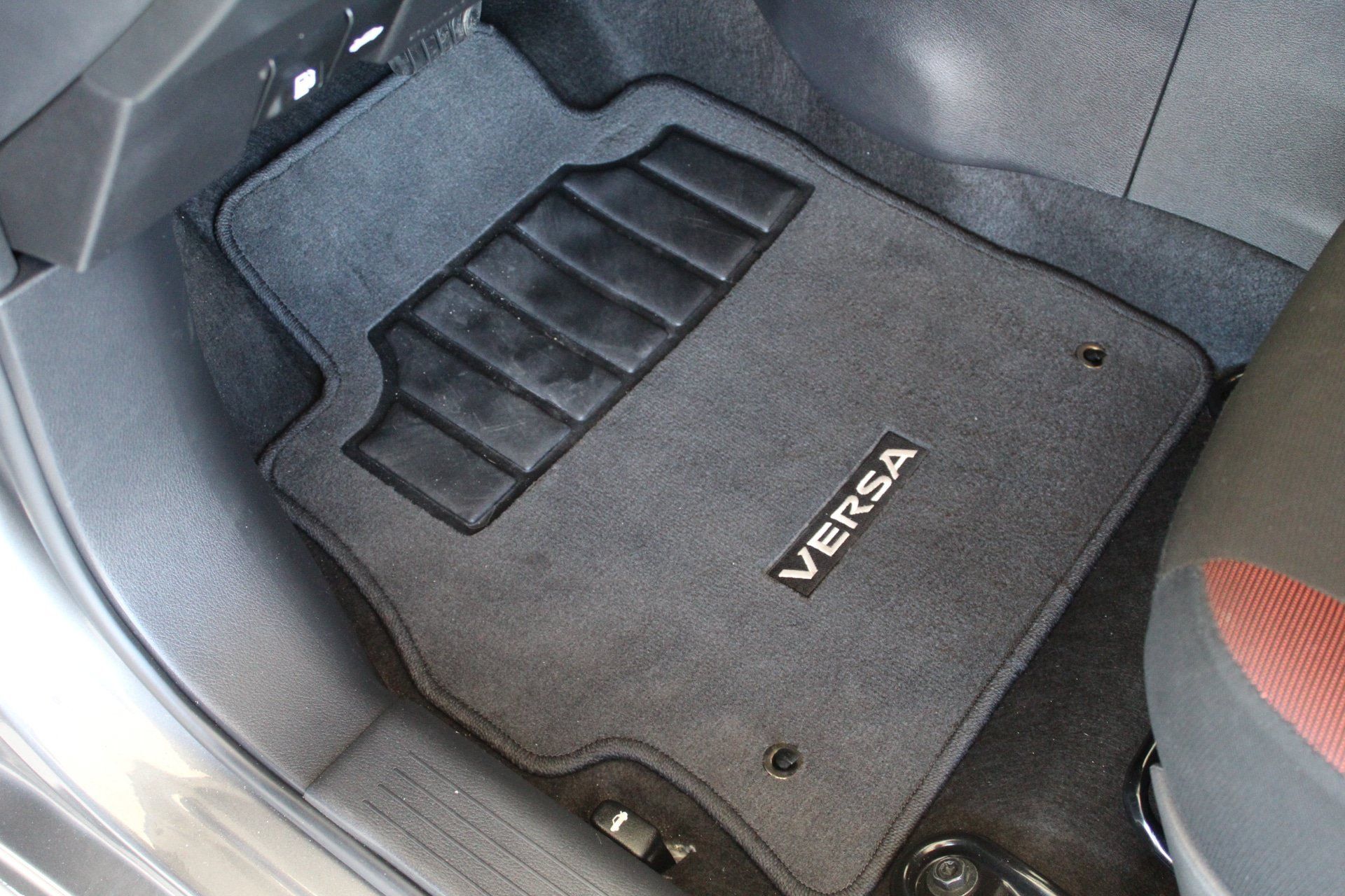 Used 2025 Nissan Versa SR w/ Trunk Package FWD image 23
