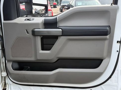 Used 2017 Ford F250 XLT w/ Camper Package AWD/4WD image 32