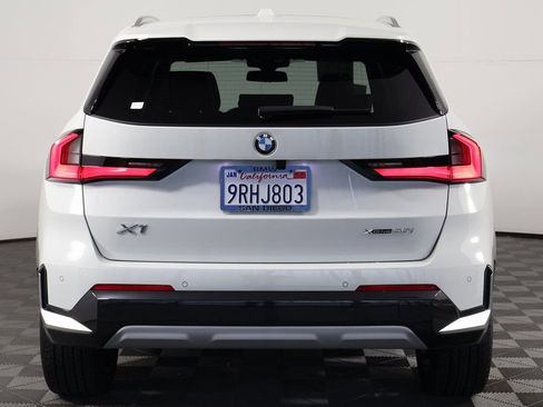 Used 2025 BMW X1 xDrive28i w/ Premium Package image 5