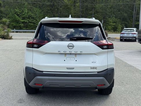 Used 2023 Nissan Rogue SV w/ SV Premium B Package FWD image 22