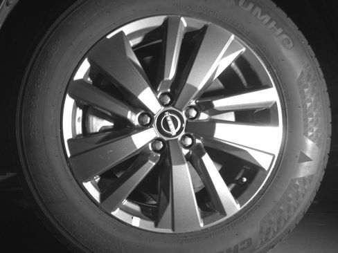 Used 2025 Nissan Pathfinder SV image 12