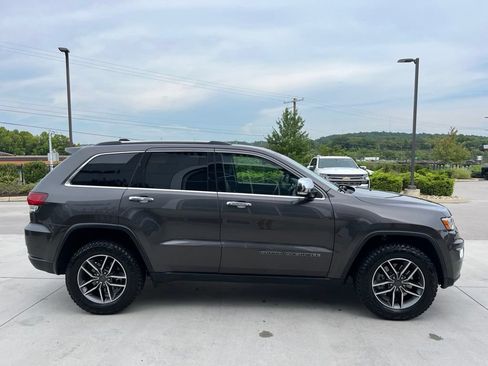Used 2021 Jeep Grand Cherokee Limited AWD/4WD image 23