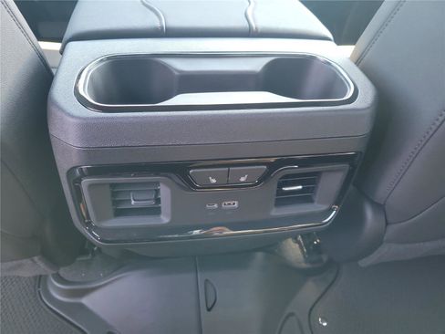 New 2026 GMC Sierra 2500 AT4 w/ AT4 Premium Plus Package AWD/4WD image 12