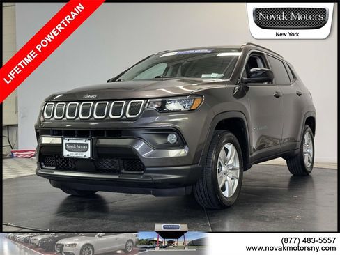 Used 2022 Jeep Compass Latitude image 4