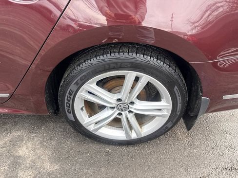 Used 2014 Volkswagen Passat TDI SEL Premium image 17