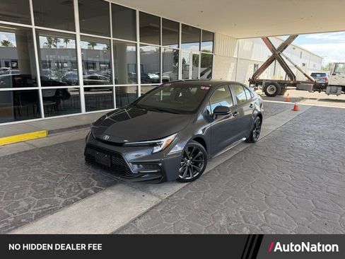 Used 2025 Toyota Corolla SE FWD image 1