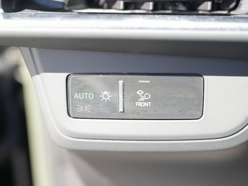 Used 2022 Audi e-tron GT Premium Plus image 52