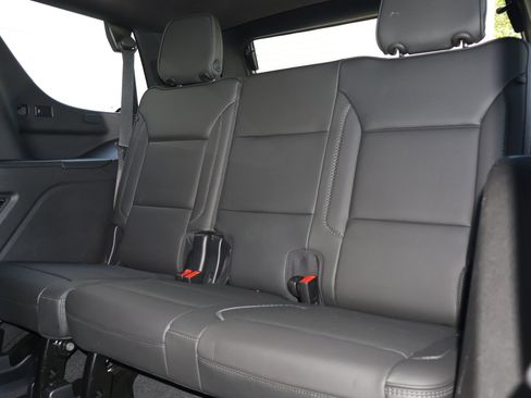 Used 2022 GMC Yukon Denali w/ Advanced Technology Package RWD image 17