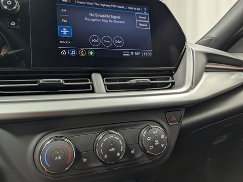 New 2026 Chevrolet Trax RS w/ Sunroof Package FWD image 21