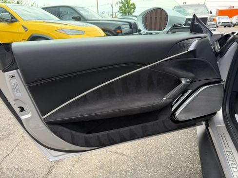 Used 2021 Ferrari Roma RWD image 17