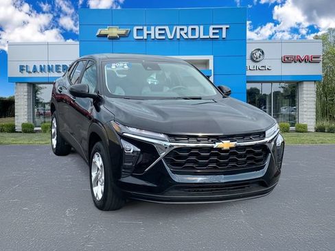 Used 2024 Chevrolet Trax LS w/ LS Convenience Package FWD image 7