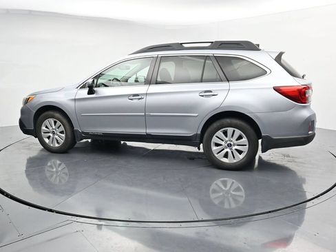 Used 2017 Subaru Outback 2.5i Premium AWD/4WD image 5