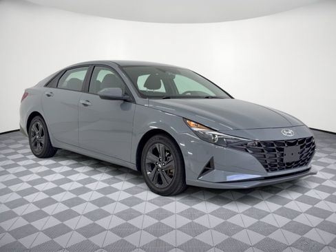 Used 2021 Hyundai Elantra SEL w/ Cargo Package FWD image 7