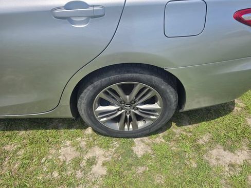 Used 2017 Toyota Camry SE FWD image 4